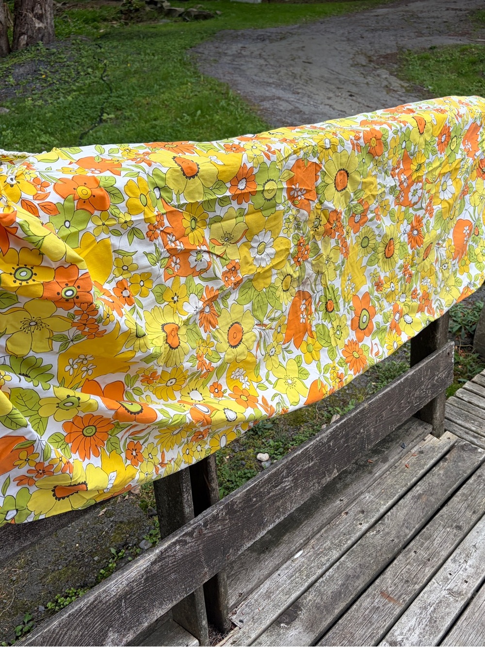 Single fitted sheet “Flower Power” very vibrant colors some staining